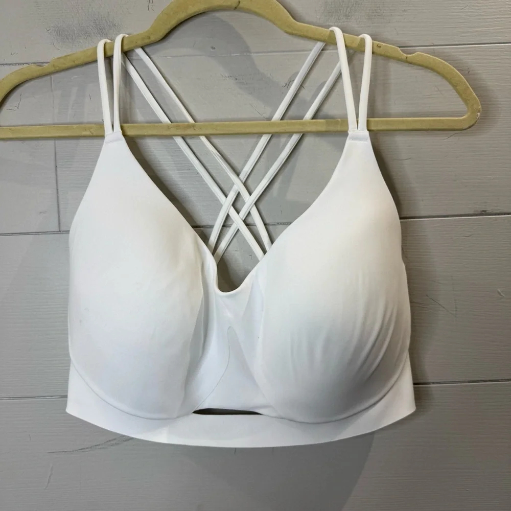 Victoria's Secret VSX NWOT Elevate™ Strappy-Comfort Sports Bra Size M-DD